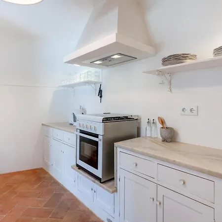 Sweet 2 Bdr House With Patio By Lovelystay Praia Da Luz